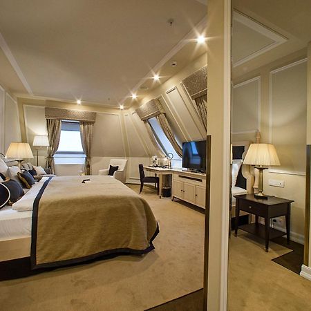 Wilson Palace By Loft Bratislava Bagian luar foto