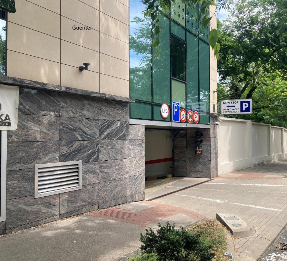 Wilson Palace By Loft Bratislava Bagian luar foto