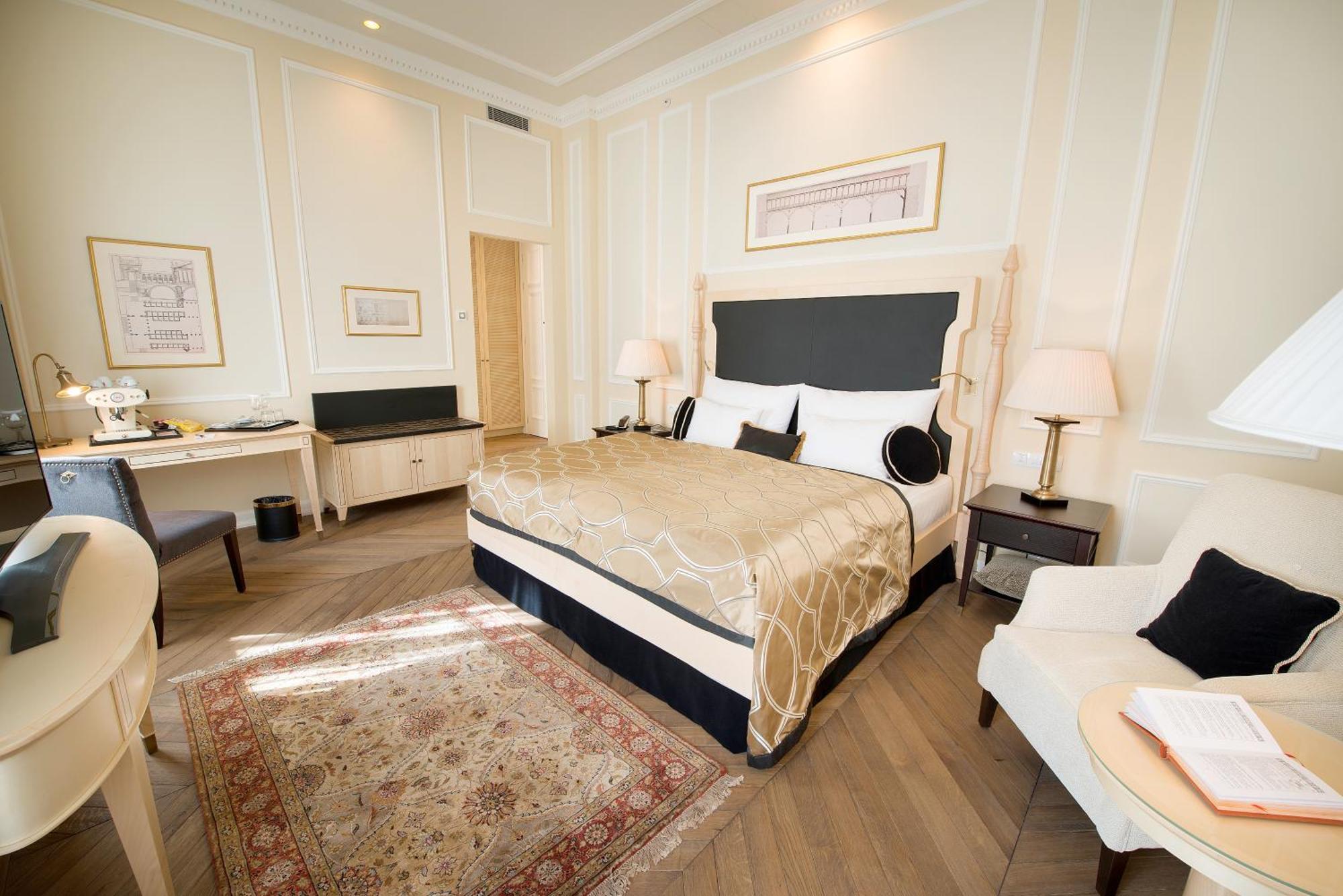 Wilson Palace By Loft Bratislava Bagian luar foto