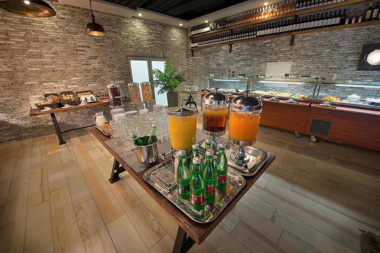 Wilson Palace By Loft Bratislava Bagian luar foto