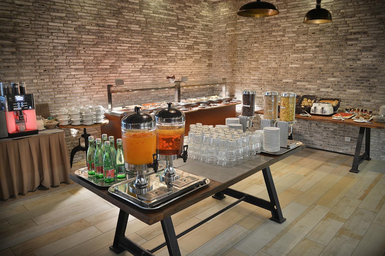 Wilson Palace By Loft Bratislava Bagian luar foto