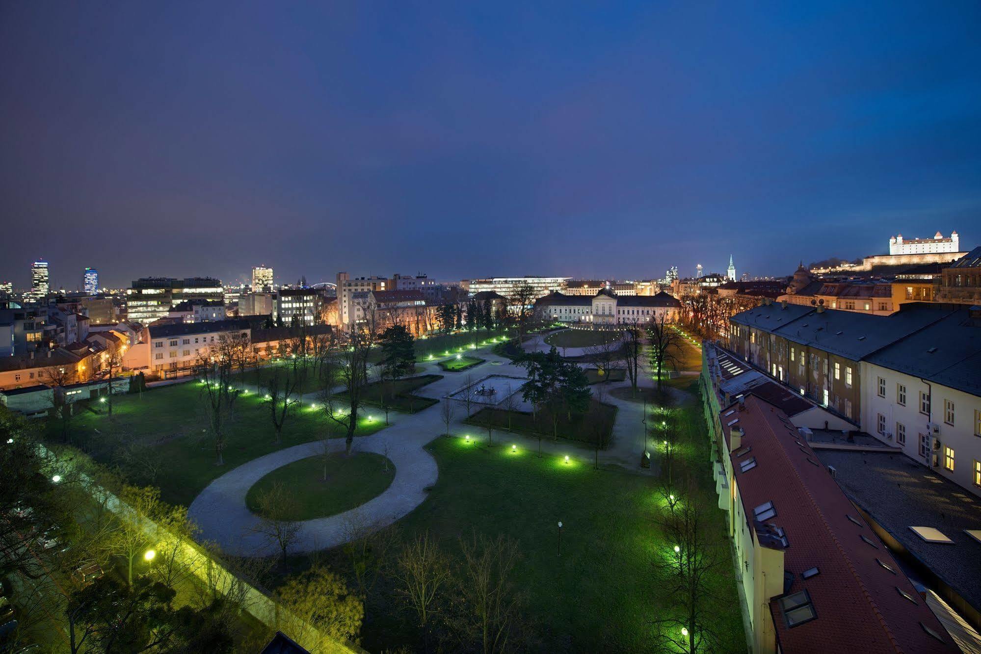 Wilson Palace By Loft Bratislava Bagian luar foto