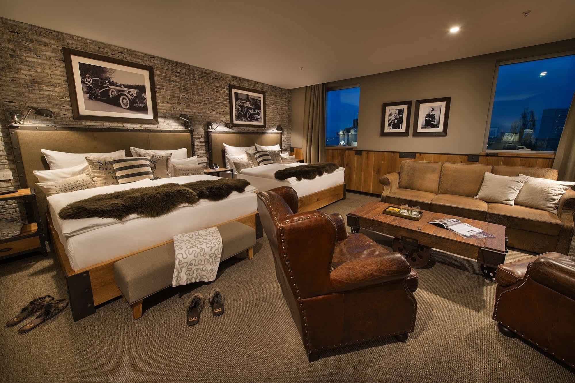 Wilson Palace By Loft Bratislava Bagian luar foto