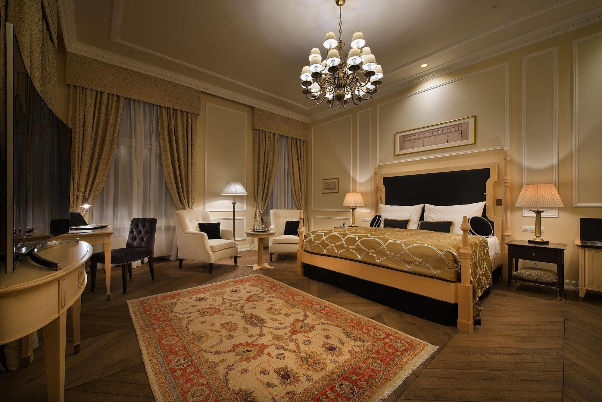 Wilson Palace By Loft Bratislava Bagian luar foto