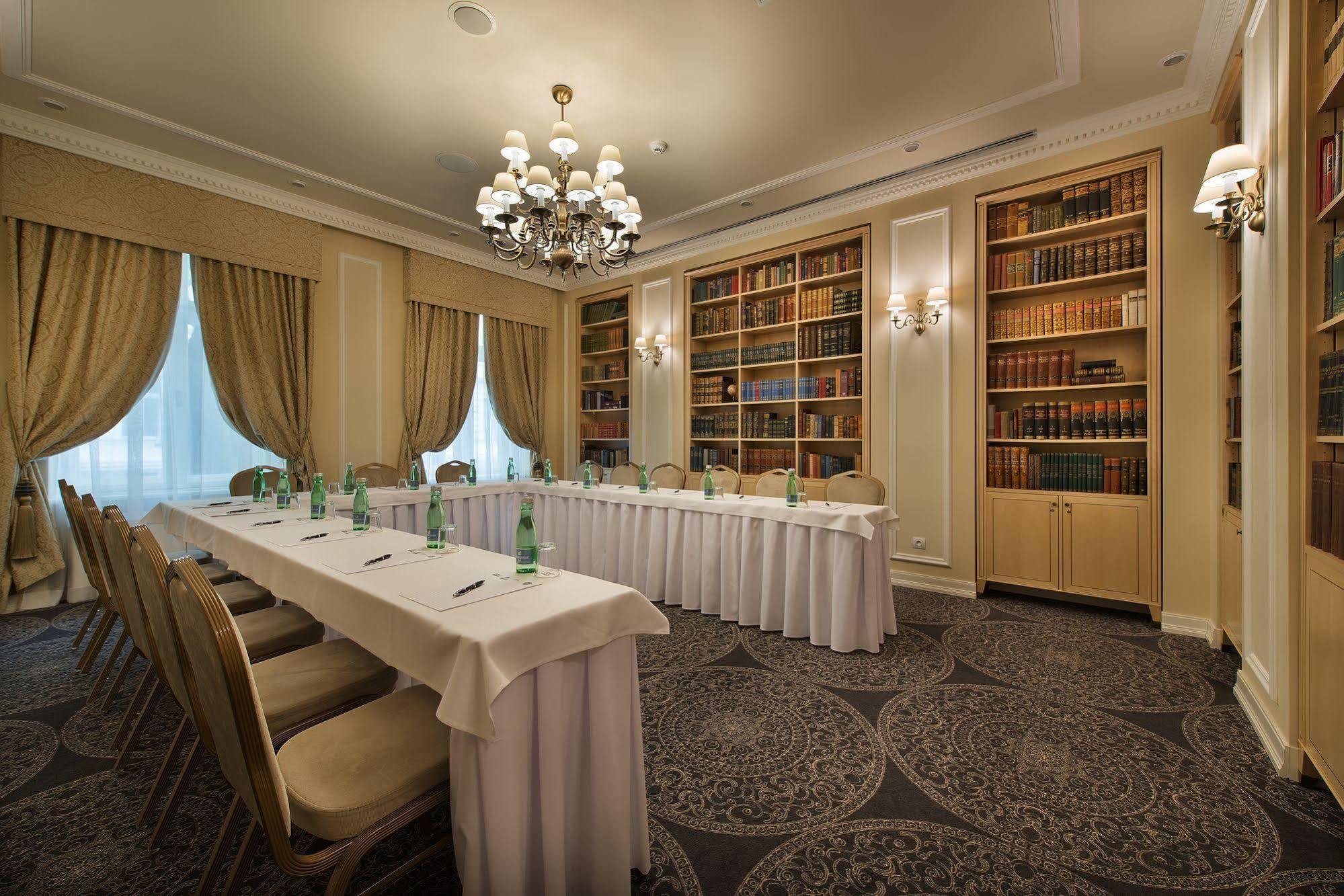Wilson Palace By Loft Bratislava Bagian luar foto