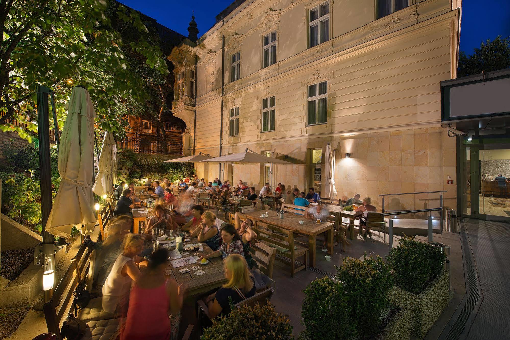 Wilson Palace By Loft Bratislava Bagian luar foto