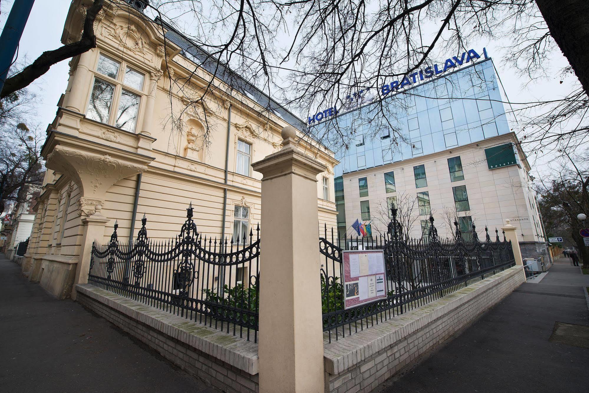 Wilson Palace By Loft Bratislava Bagian luar foto
