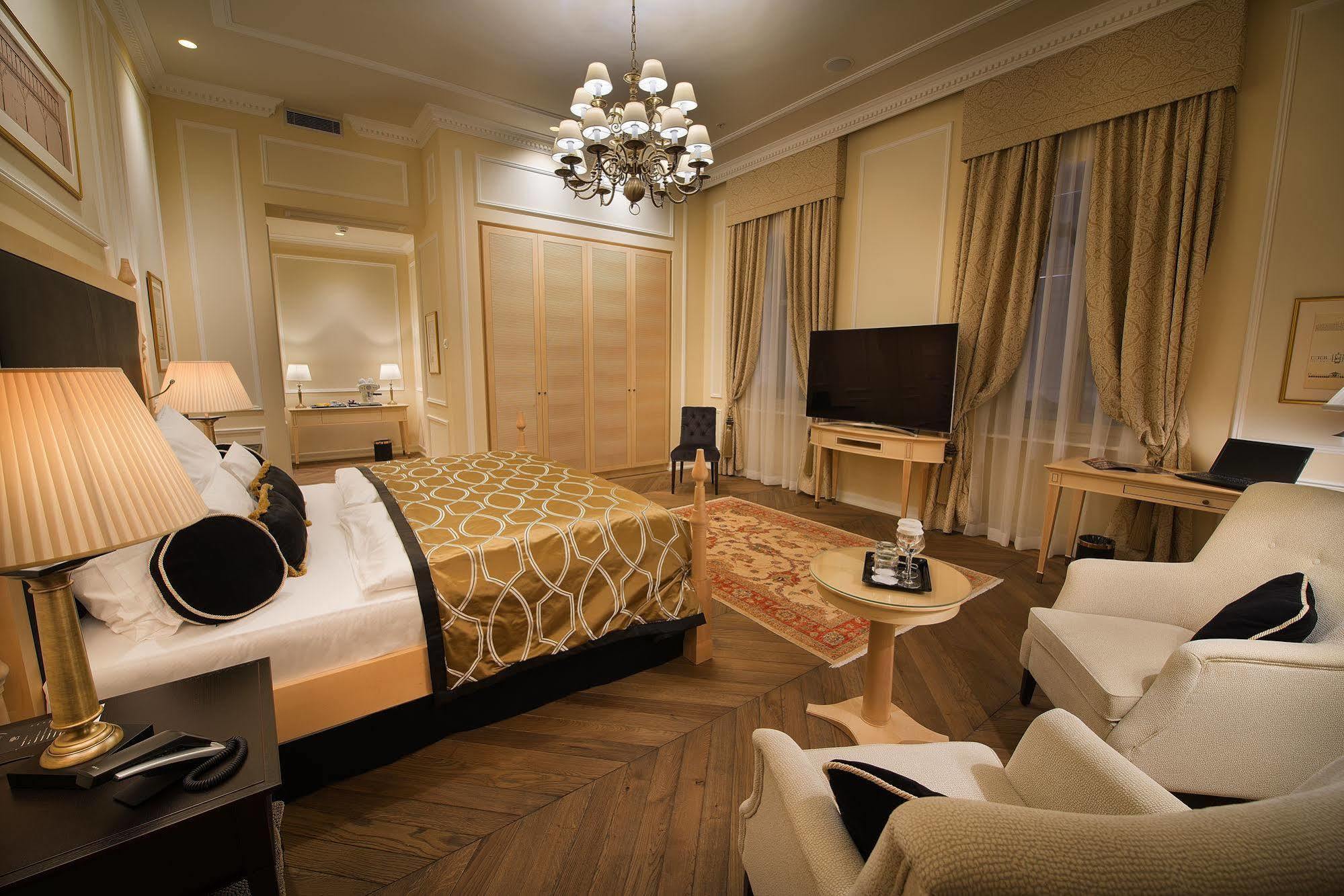 Wilson Palace By Loft Bratislava Bagian luar foto